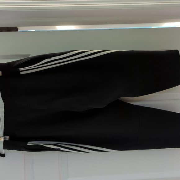 adidas Sportswear Z.N.E Wrapped 3-Stripes 7/8 Pants Black / White S - Picture 3 of 5